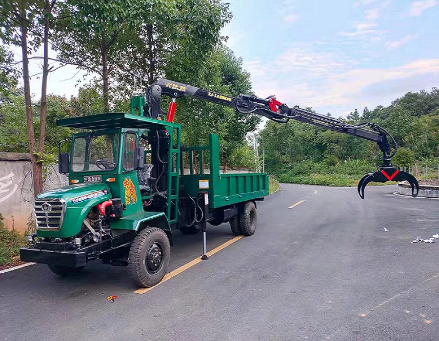 四驅(qū)抓木機(jī)